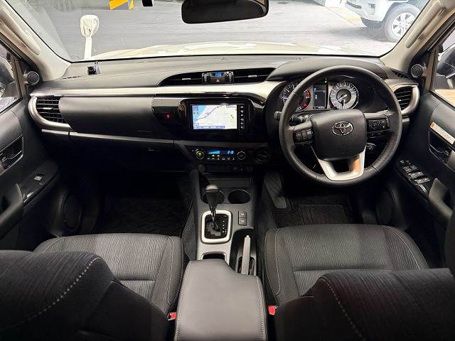 Toyota Hilux 2