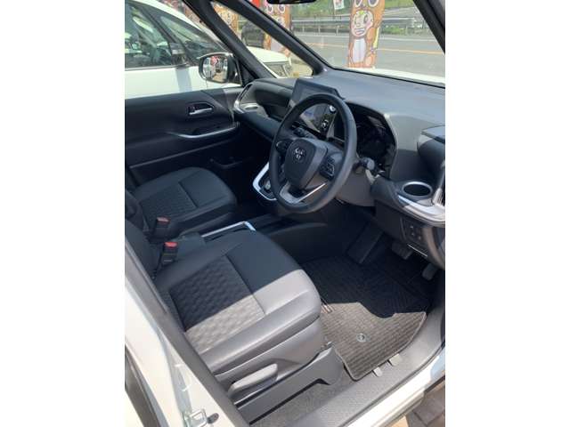 Toyota Noah 12