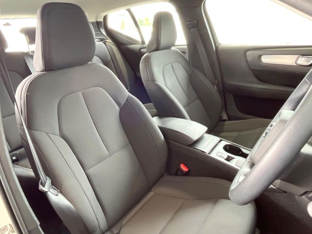 Volvo XC40 11