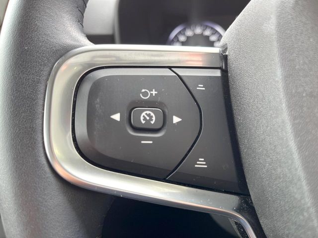 Volvo XC40 9