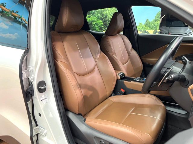 Lexus LBX 11