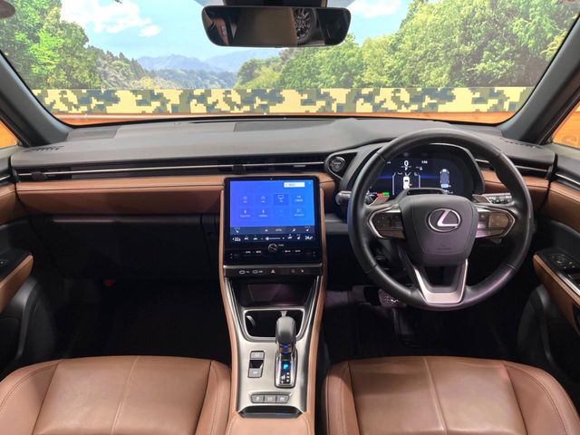Lexus LBX 2