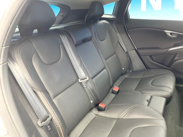 Volvo V40 Cross Country 11