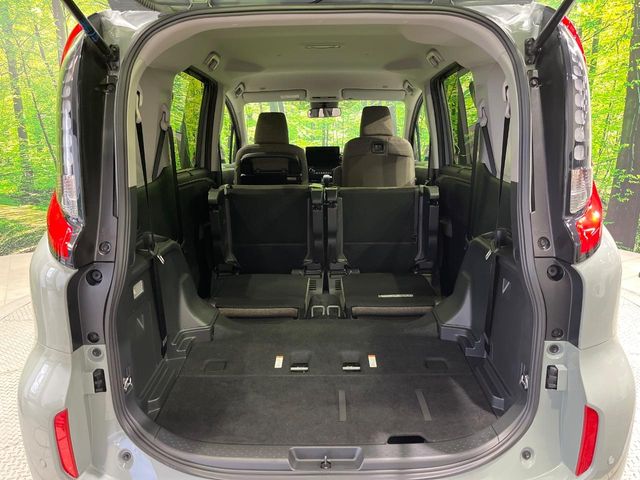 Toyota Sienta 11