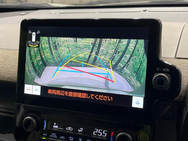 Toyota Sienta 4