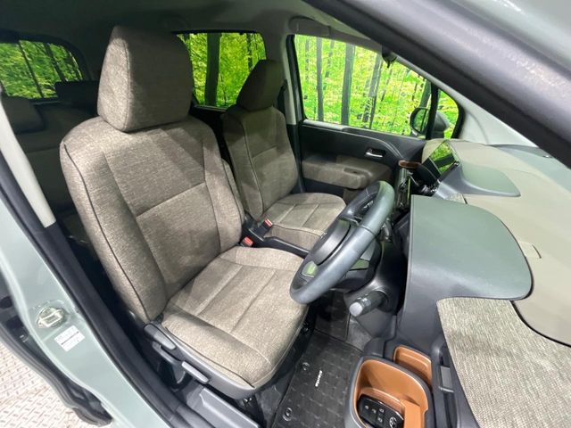 Toyota Sienta 8