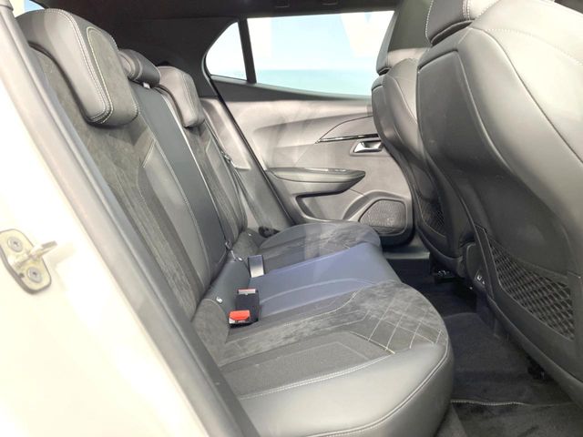 Peugeot SUV 2008 10