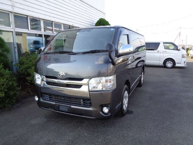 Toyota Regius Ace 2