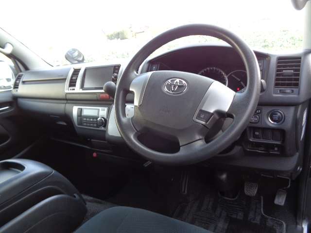 Toyota Regius Ace 5
