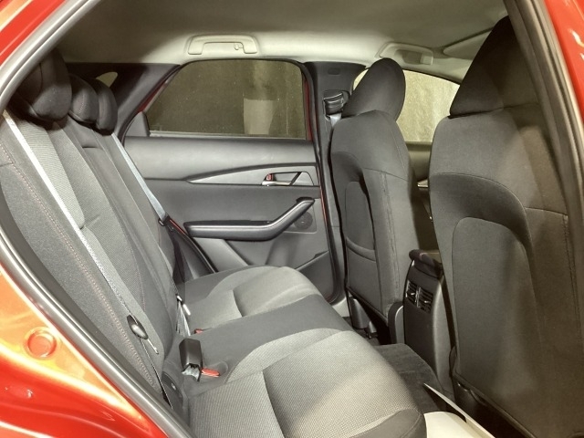 Mazda CX-30 10