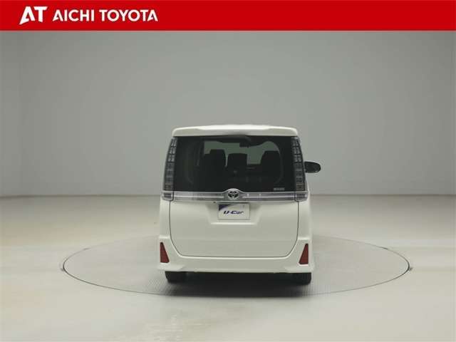 Toyota Voxy 5