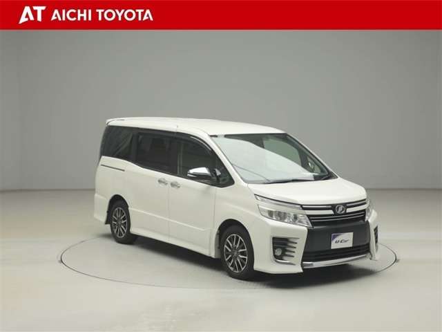Toyota Voxy 8