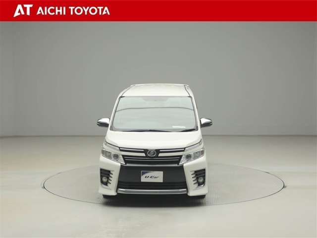 Toyota Voxy 9