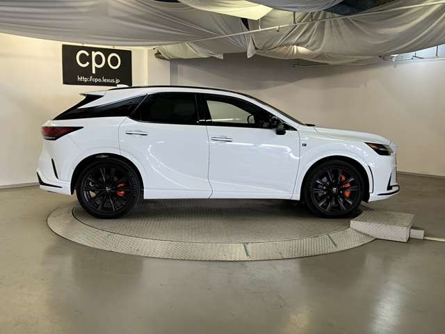 Lexus RX 9