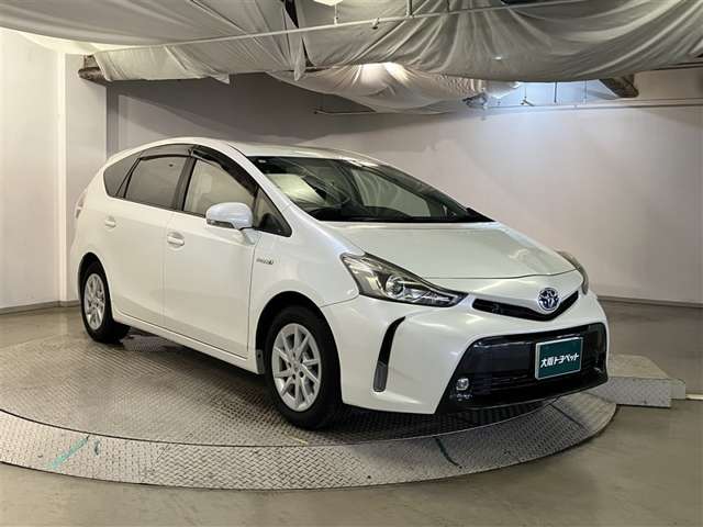 Toyota Prius α 3