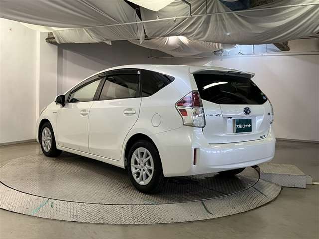 Toyota Prius α 6