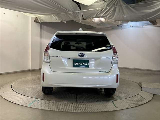 Toyota Prius α 7
