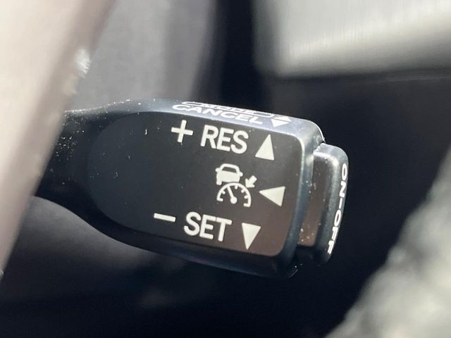 Toyota Prius α 6