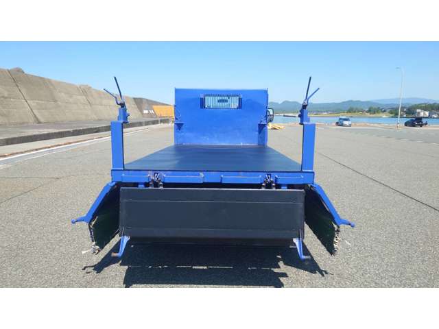 Mitsubishi Fuso Canter 7
