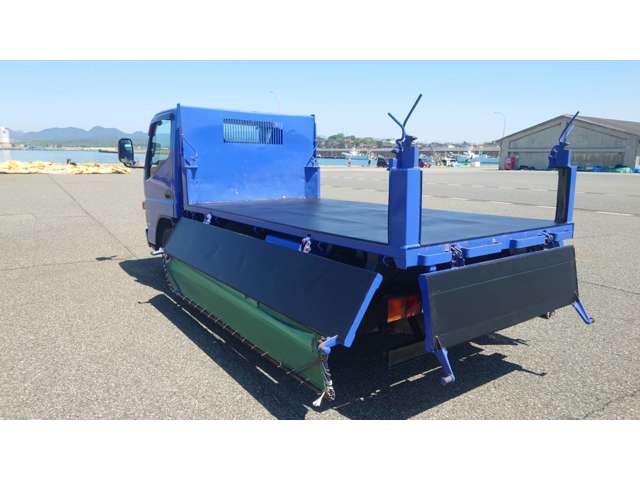 Mitsubishi Fuso Canter 9