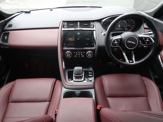 Jaguar E-Pace 2