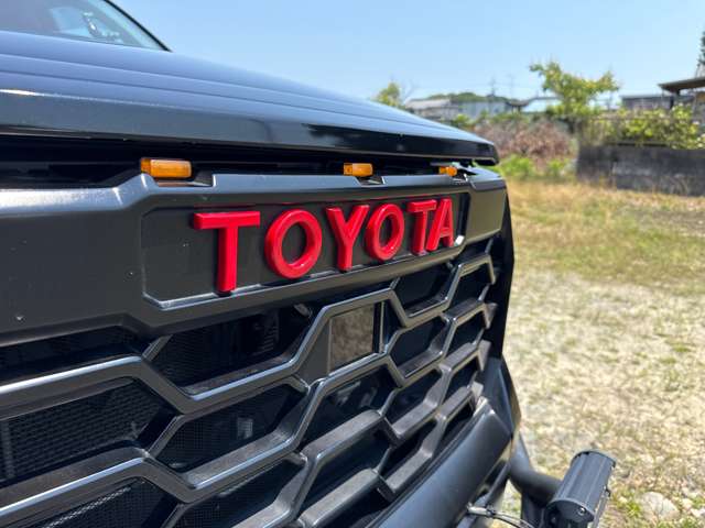 Toyota Hilux 8