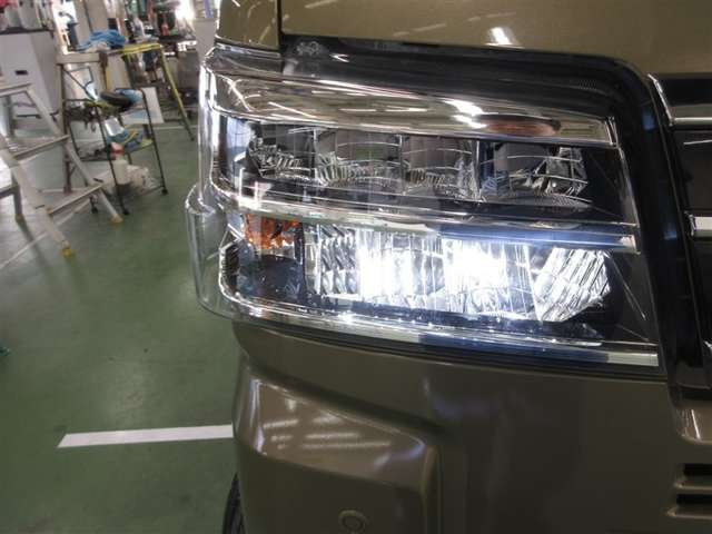 Daihatsu Atrai 7
