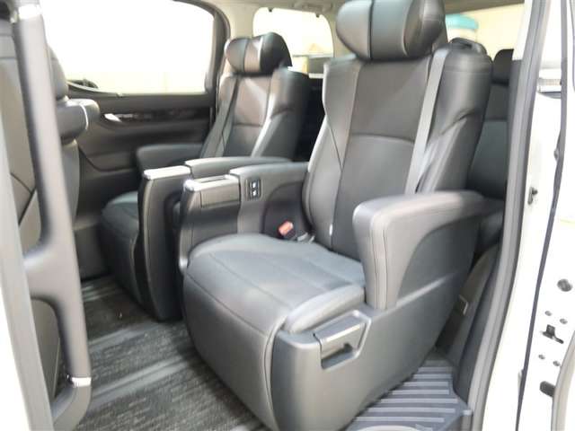 Toyota Alphard 12