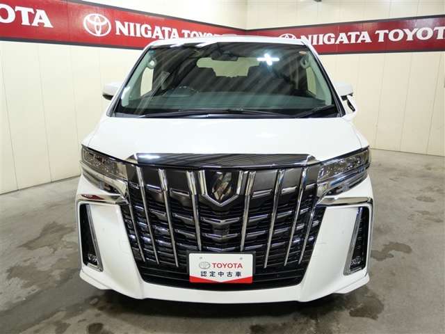 Toyota Alphard 4