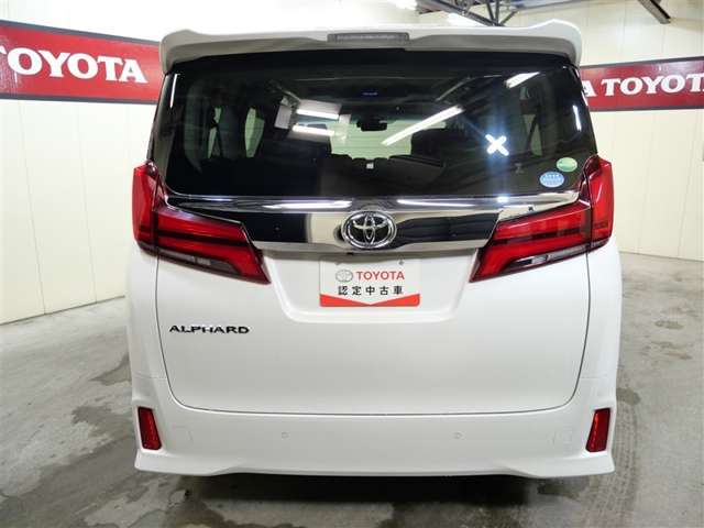 Toyota Alphard 5