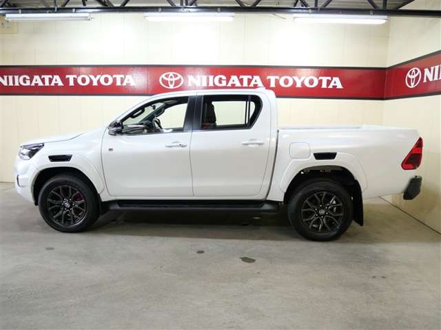 Toyota Hilux 2