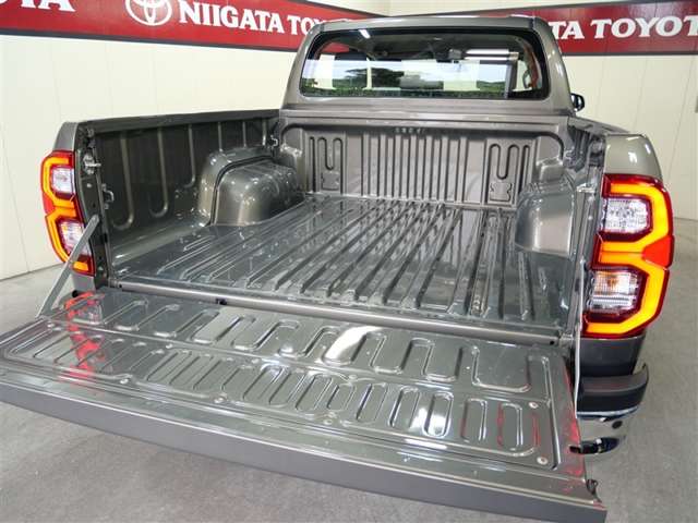Toyota Hilux 6