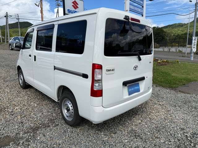 Toyota Town Ace Van 8
