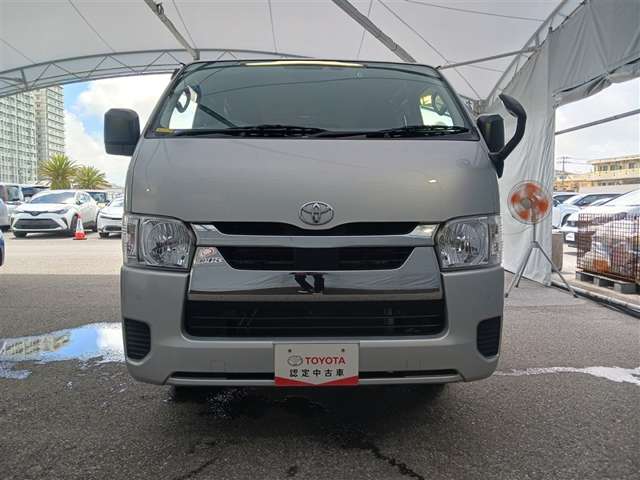 Toyota Hiace Van 12