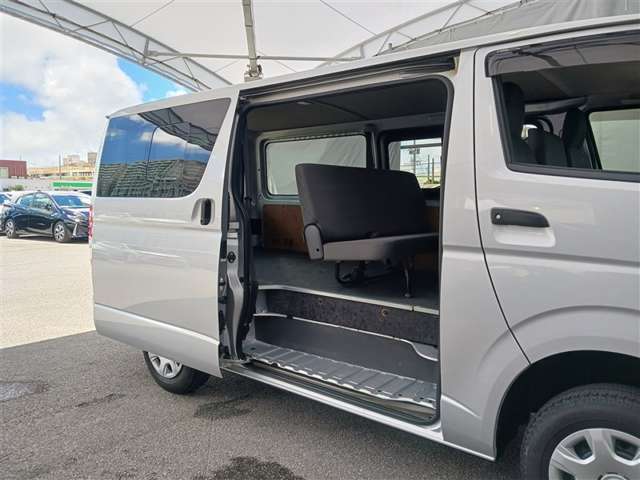 Toyota Hiace Van 10