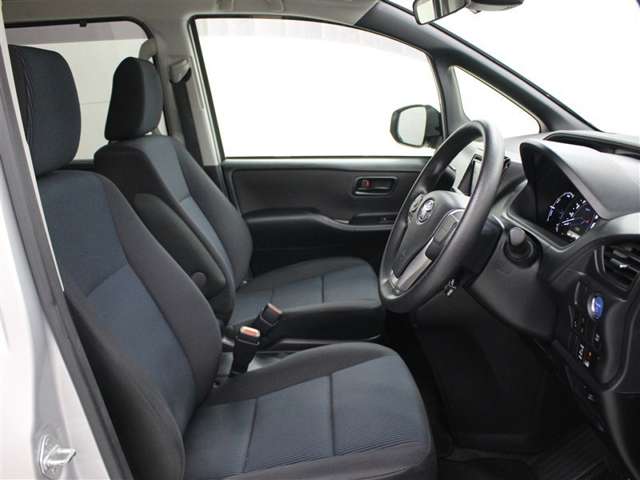 Toyota Noah 9