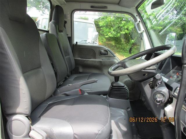Isuzu Elf 11