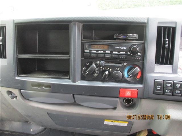 Isuzu Elf 12