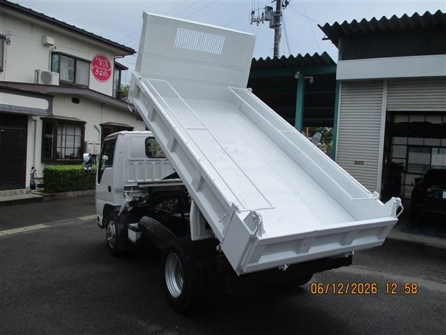 Isuzu Elf 8
