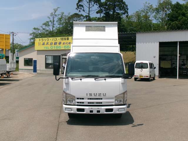 Isuzu Elf 2