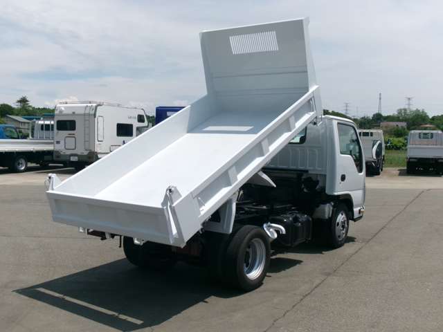 Isuzu Elf 7