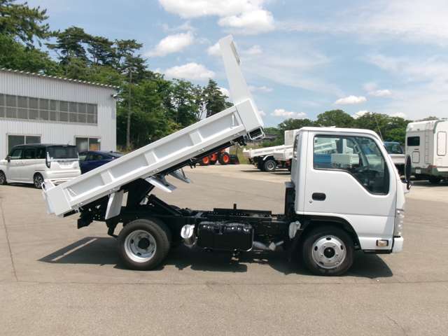 Isuzu Elf 8
