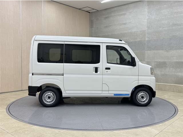 Daihatsu Hijet Cargo 12