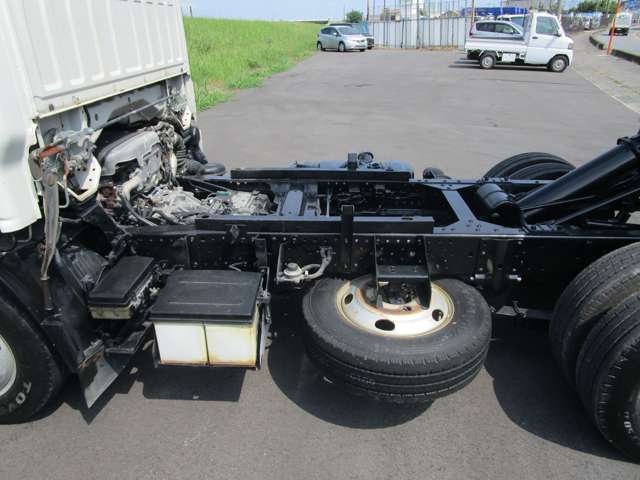 Isuzu Elf 12