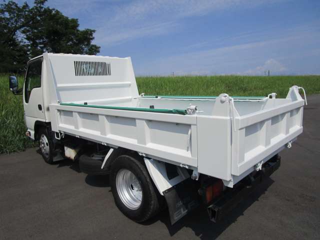 Isuzu Elf 2
