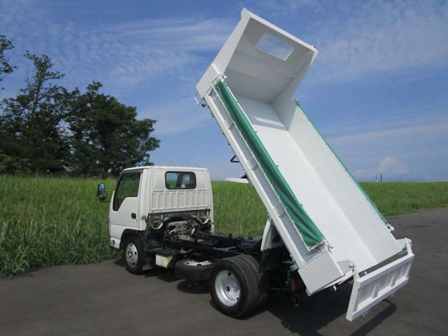 Isuzu Elf 8