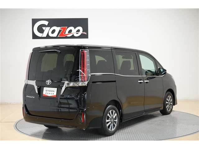 Toyota Esquire 5
