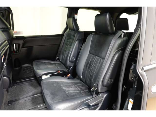 Toyota Esquire 7