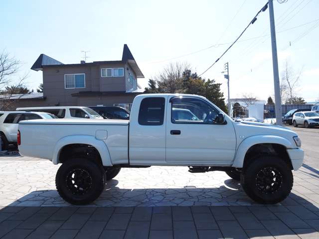 Toyota Hilux 9