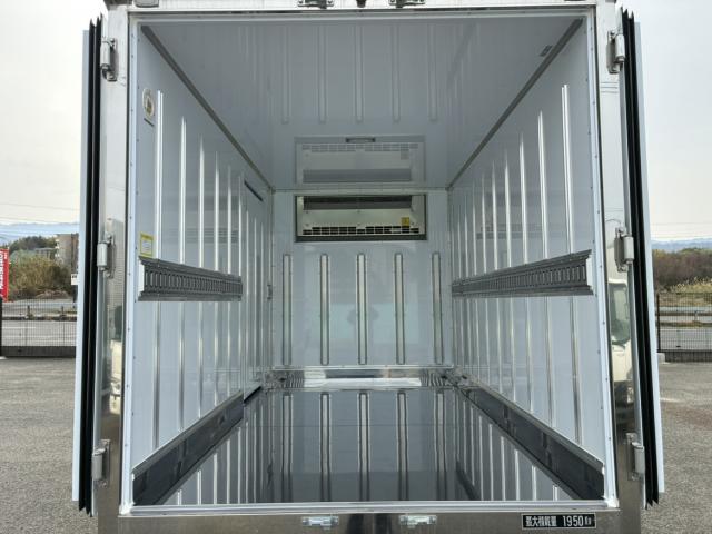 Mitsubishi Fuso Canter 9